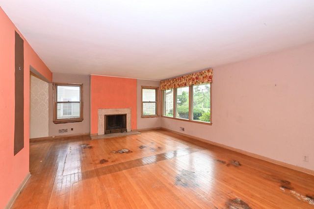 2020 Menomonee River PARKWAY, Wauwatosa, WI 53226