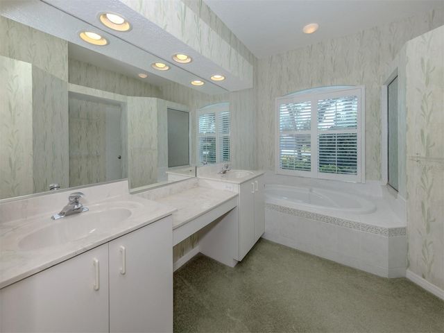 2139 CALUSA LAKES BOULEVARD, Nokomis, FL 34275