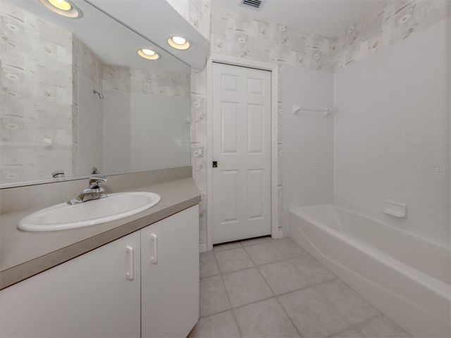 2139 CALUSA LAKES BOULEVARD, Nokomis, FL 34275