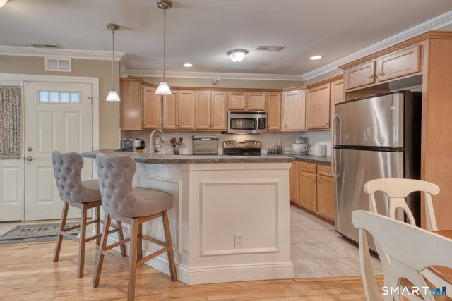 95 South Ridge Lane E201, Berlin, CT 06037