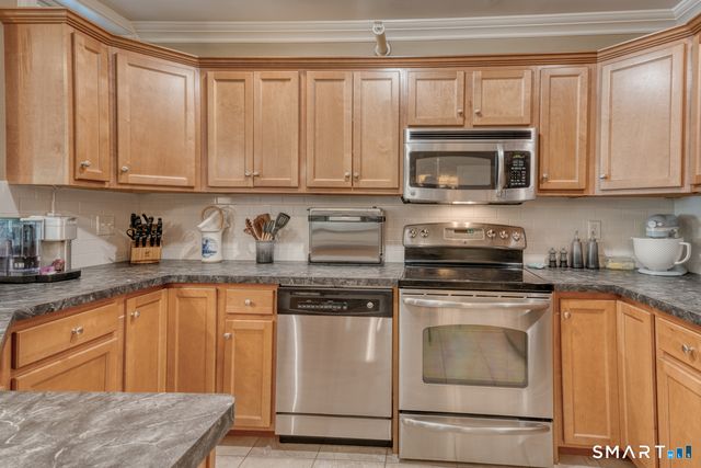 95 South Ridge Lane E201, Berlin, CT 06037
