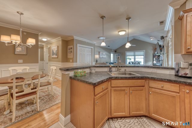 95 South Ridge Lane E201, Berlin, CT 06037