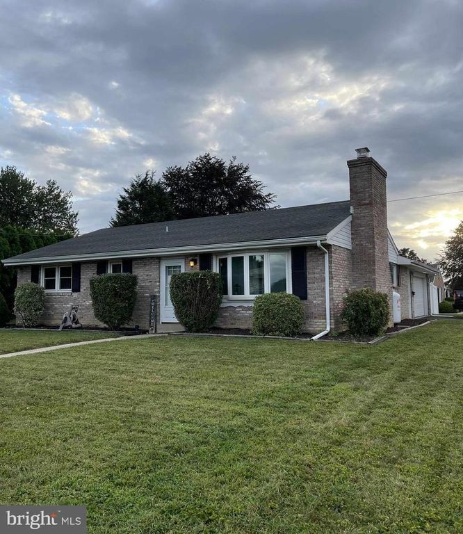 726 SUZANNE DR, Lebanon, PA 17046