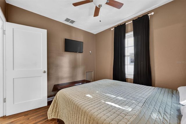 1209 E CRENSHAW STREET, Tampa, FL 33604