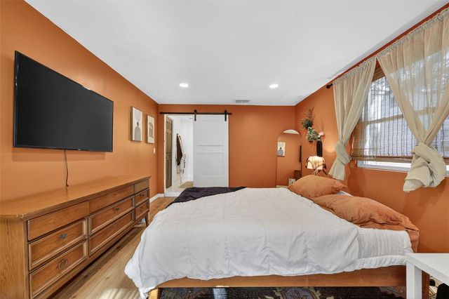 1209 E CRENSHAW STREET, Tampa, FL 33604