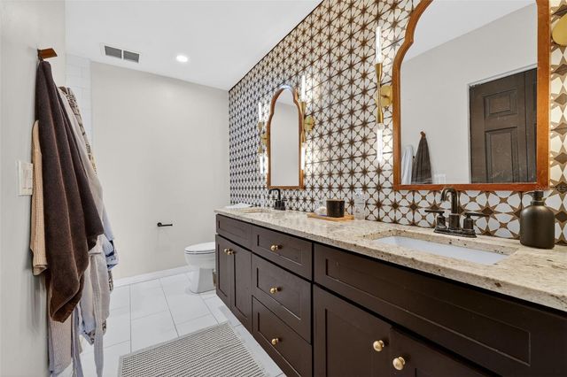 1209 E CRENSHAW STREET, Tampa, FL 33604