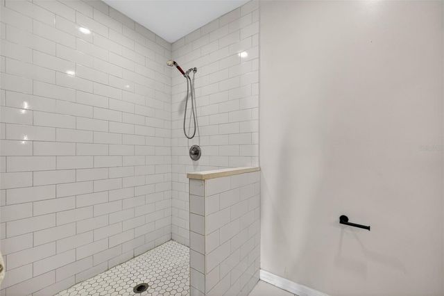 1209 E CRENSHAW STREET, Tampa, FL 33604