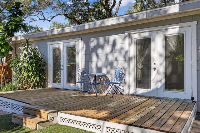 1209 E CRENSHAW STREET, Tampa, FL 33604