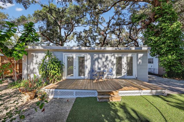 1209 E CRENSHAW STREET, Tampa, FL 33604