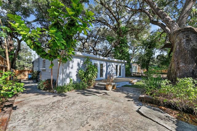 1209 E CRENSHAW STREET, Tampa, FL 33604