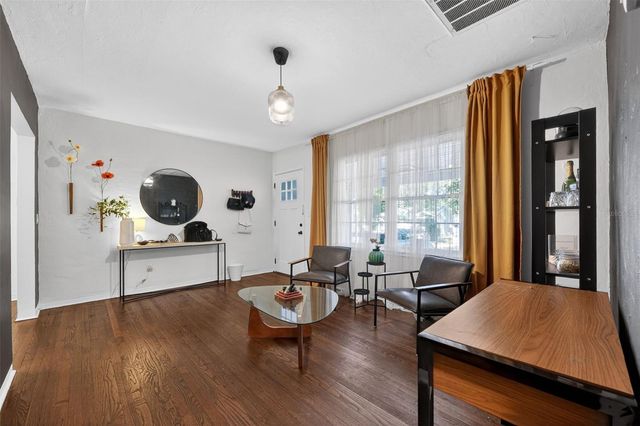 1209 E CRENSHAW STREET, Tampa, FL 33604