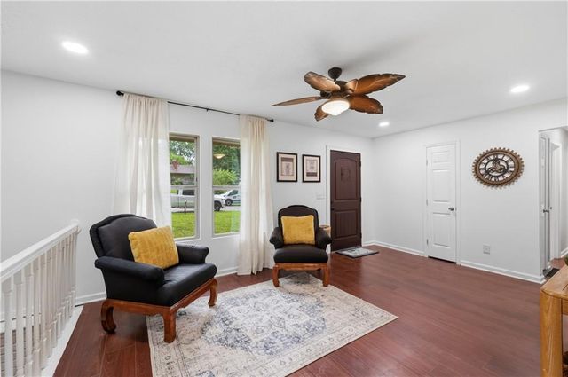 2526 Queen Ridge Drive, Independence, MO 64055