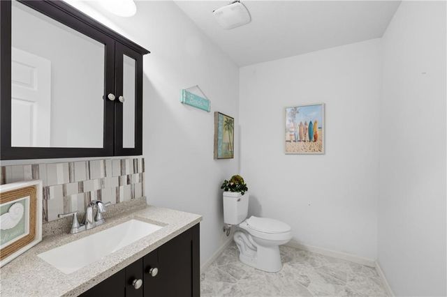 2526 Queen Ridge Drive, Independence, MO 64055