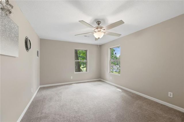 2526 Queen Ridge Drive, Independence, MO 64055