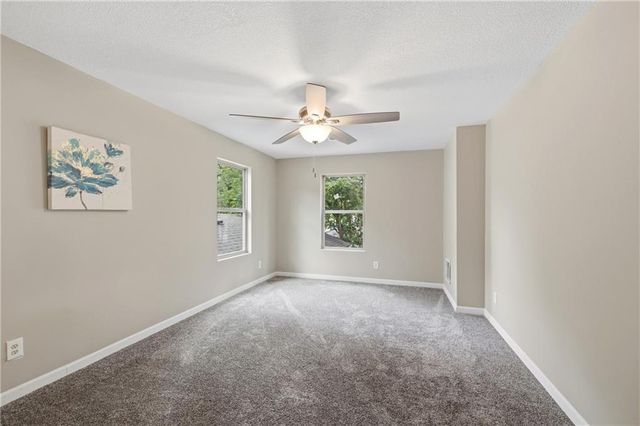 2526 Queen Ridge Drive, Independence, MO 64055
