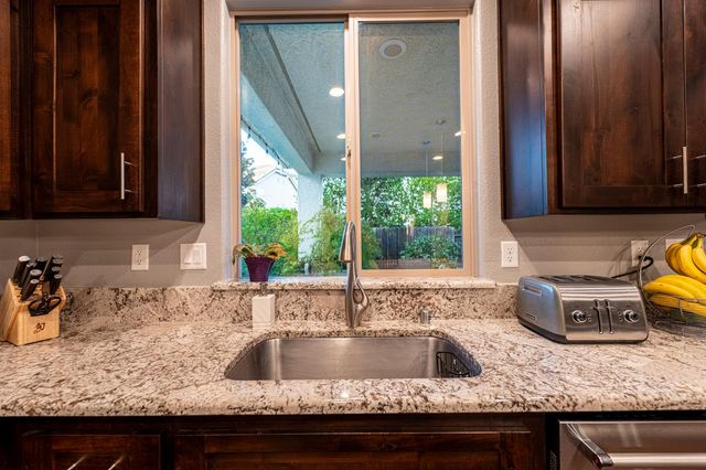 1965 Newark Way, Lincoln, CA 95648