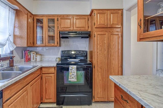 3831 NW Bell Ave, Lawton, OK 73505