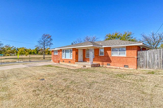 3831 NW Bell Ave, Lawton, OK 73505