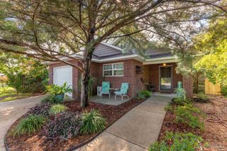 5813 Congress Ct, Gulf Breeze, FL 32563
