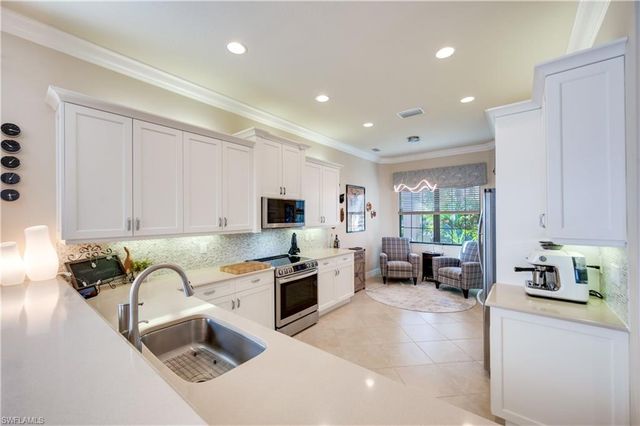 3407 Baltic DR, Naples, FL 34119