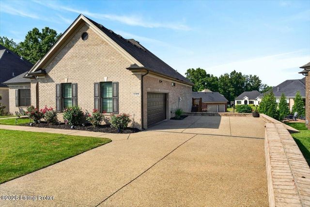 17314 Shakes Creek Dr, Fisherville, KY 40023