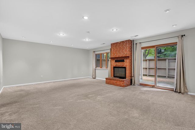 2031 SARAZEN PL, Reston, VA 20191