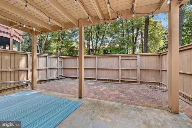 2031 SARAZEN PL, Reston, VA 20191