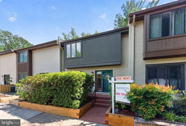 2031 SARAZEN PL, Reston, VA 20191