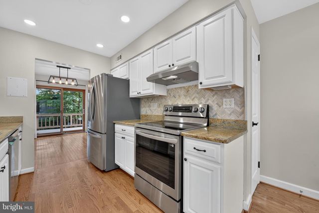2031 SARAZEN PL, Reston, VA 20191