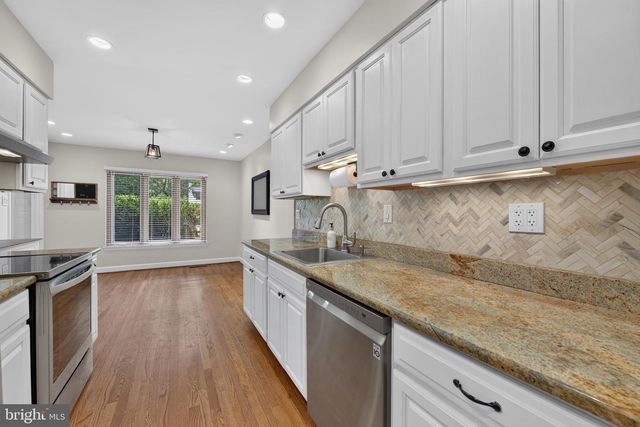 2031 SARAZEN PL, Reston, VA 20191