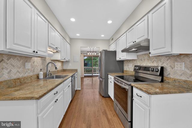 2031 SARAZEN PL, Reston, VA 20191