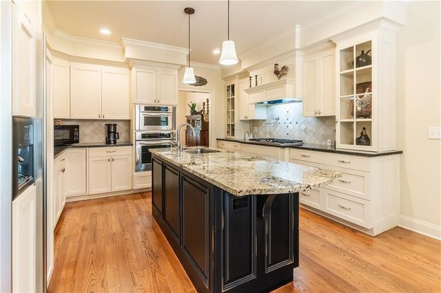 503 Antrim Glen Drive, Hoschton, GA 30548