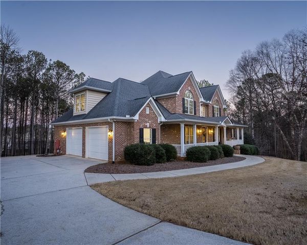 503 Antrim Glen Drive, Hoschton, GA 30548