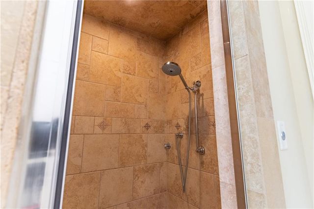 503 Antrim Glen Drive, Hoschton, GA 30548