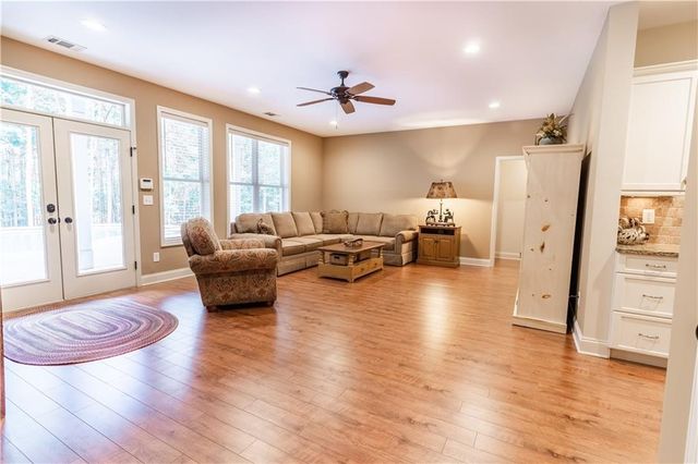 503 Antrim Glen Drive, Hoschton, GA 30548