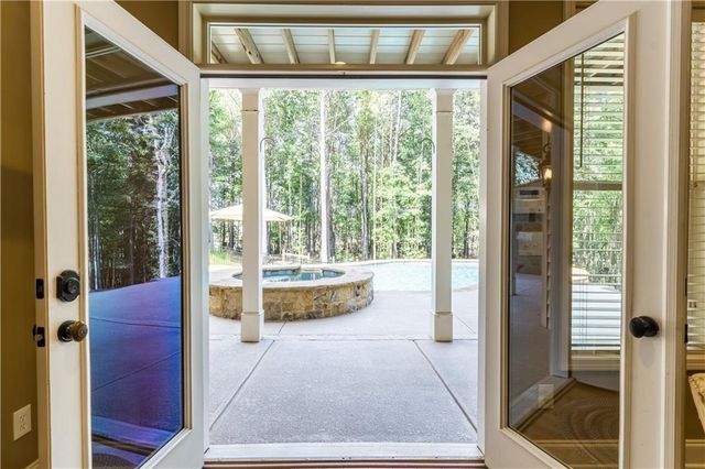 503 Antrim Glen Drive, Hoschton, GA 30548