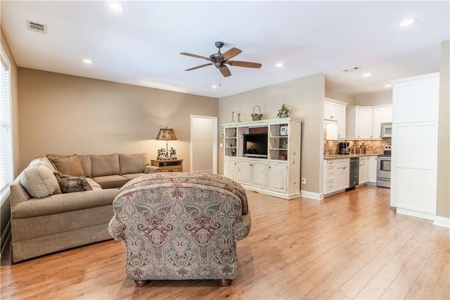 503 Antrim Glen Drive, Hoschton, GA 30548