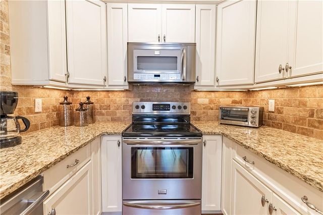 503 Antrim Glen Drive, Hoschton, GA 30548