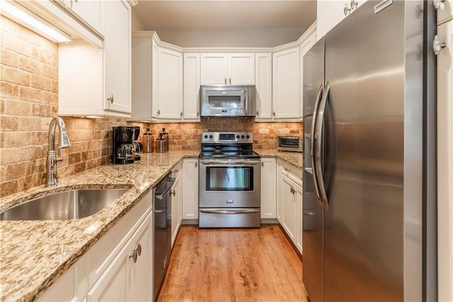 503 Antrim Glen Drive, Hoschton, GA 30548