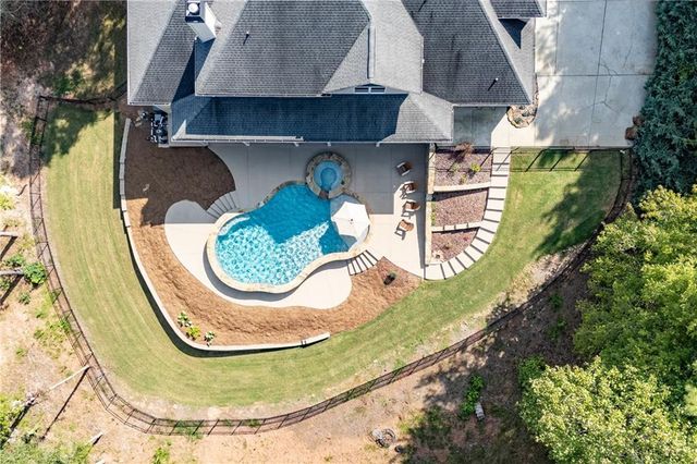 503 Antrim Glen Drive, Hoschton, GA 30548