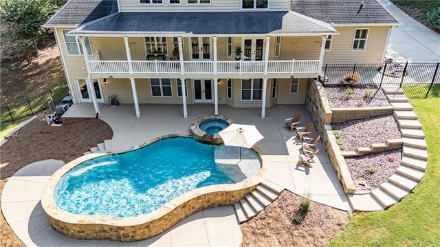 503 Antrim Glen Drive, Hoschton, GA 30548