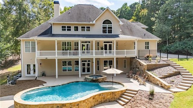 503 Antrim Glen Drive, Hoschton, GA 30548