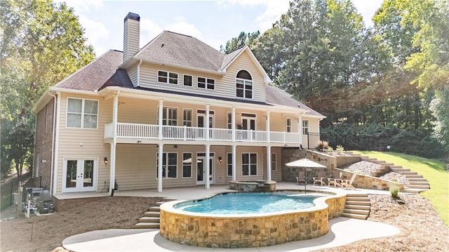 503 Antrim Glen Drive, Hoschton, GA 30548