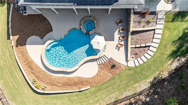 503 Antrim Glen Drive, Hoschton, GA 30548