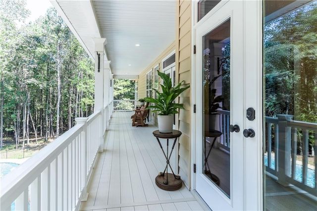 503 Antrim Glen Drive, Hoschton, GA 30548