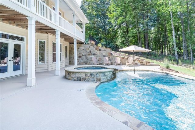 503 Antrim Glen Drive, Hoschton, GA 30548