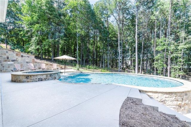 503 Antrim Glen Drive, Hoschton, GA 30548