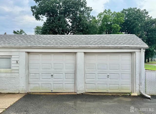674 Cedar Street, Colonia, NJ 07067