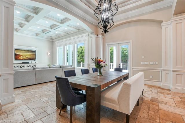 7562 Cordoba CIR, Naples, FL 34109