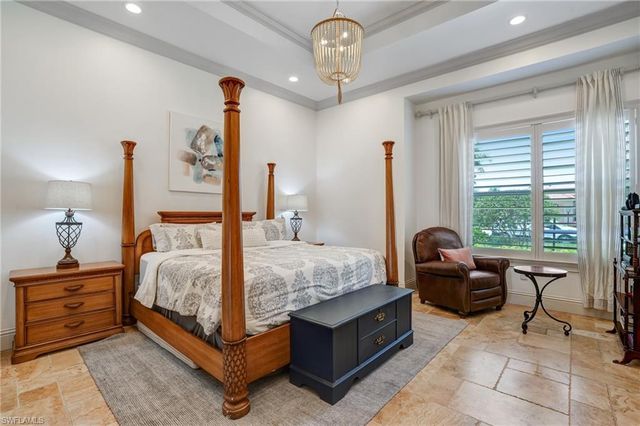 7562 Cordoba CIR, Naples, FL 34109